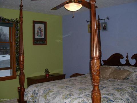 1484 Springbrook Dr, Jenison, MI 49428 photo 11