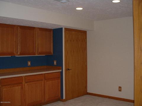 1484 Springbrook Dr, Jenison, MI 49428 photo 21