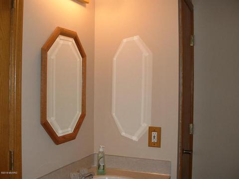 1484 Springbrook Dr, Jenison, MI 49428 photo 14