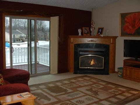 1484 Springbrook Dr, Jenison, MI 49428 photo 4