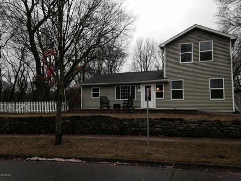 420 E Hughes St, Marshall, MI 49068 photo 1