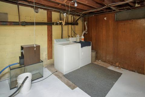 285 22nd St N, Springfield, MI 49037 photo 14
