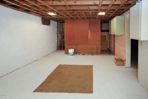 285 22nd St N, Springfield, MI 49037 photo 11