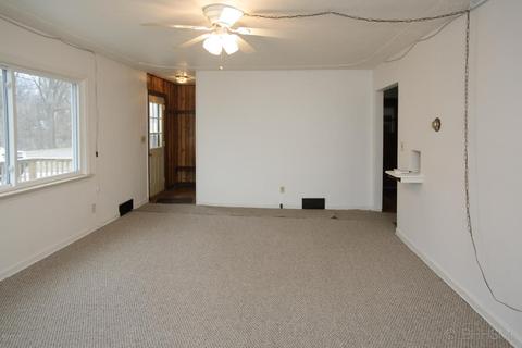 285 22nd St N, Springfield, MI 49037 photo 4
