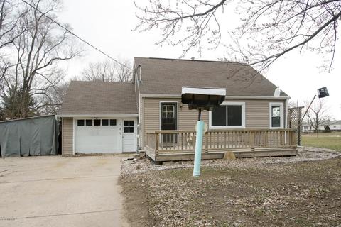 285 22nd St N, Springfield, MI 49037 photo 1