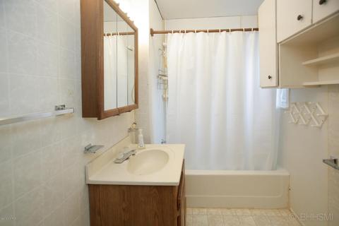 285 22nd St N, Springfield, MI 49037 photo 8