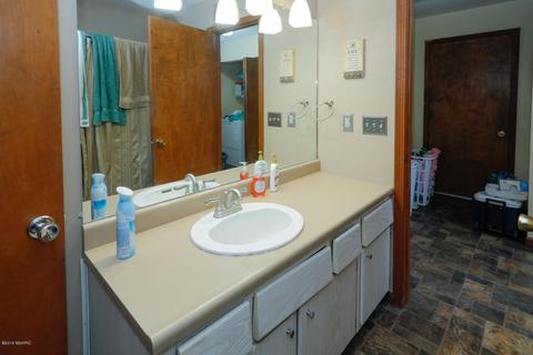 348 Lloyd Ln, Bronson, MI 49028 photo 15