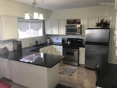 352 E Washington St, Ionia, MI 48846 photo 3