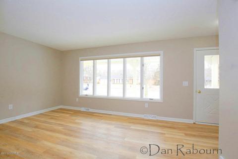 6904 Rix St SE, Ada, MI 49301 photo 6