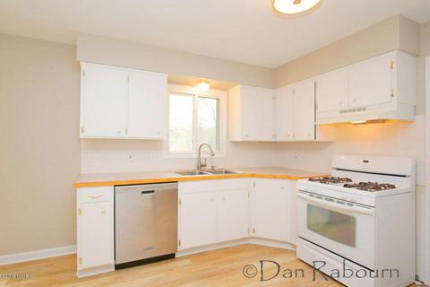 6904 Rix St SE, Ada, MI 49301 photo 8