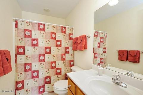 372 Upton Dr, St. Joseph, MI 49085 photo 15