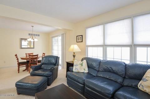 372 Upton Dr, St. Joseph, MI 49085 photo 9