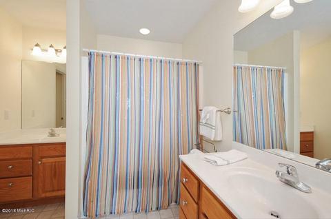 372 Upton Dr, St. Joseph, MI 49085 photo 12