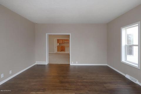 921 Masonic Ave, Belding, MI 48809 photo 6