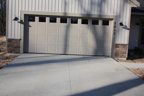 2013 Rustic Ct, Dorr, MI 49323 photo 3