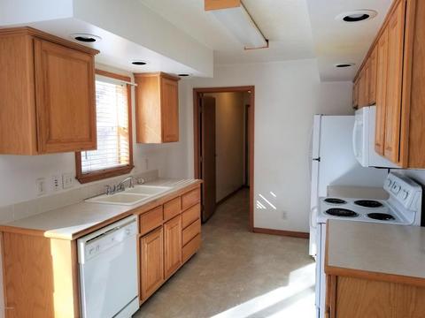 485 Oak St, Baldwin, MI 49304 photo 5