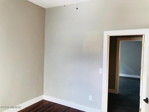 304 Third St, Manistee, MI 49660 photo 9