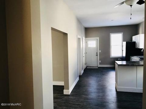 304 Third St, Manistee, MI 49660 photo 19