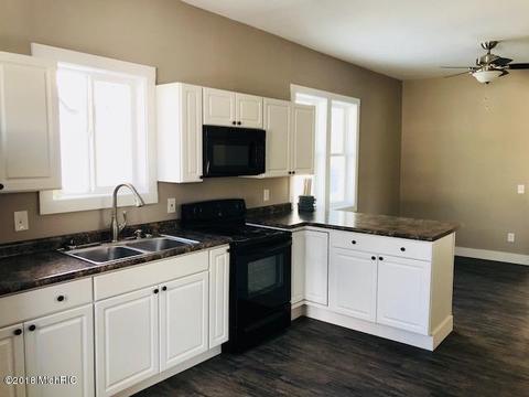 304 Third St, Manistee, MI 49660 photo 16