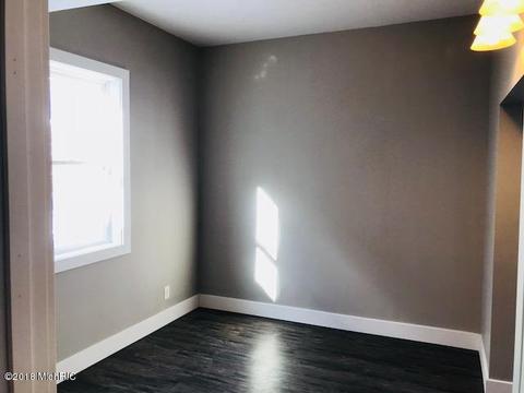 304 Third St, Manistee, MI 49660 photo 12