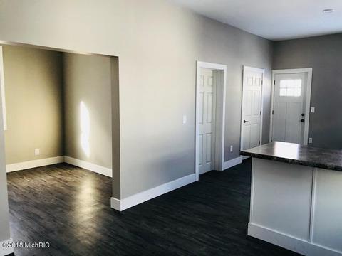 304 Third St, Manistee, MI 49660 photo 18