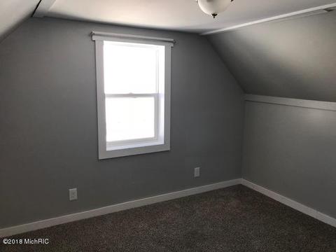 304 Third St, Manistee, MI 49660 photo 27