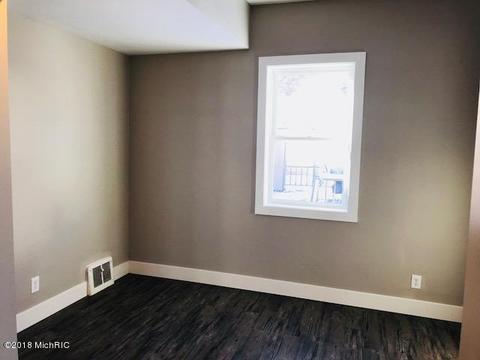 304 Third St, Manistee, MI 49660 photo 13
