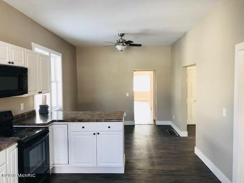 304 Third St, Manistee, MI 49660 photo 15