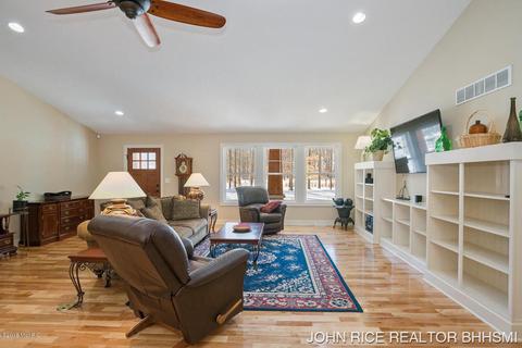 914 Boulder Bluff Ln, Lowell, MI 49331 photo 16