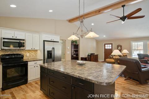 914 Boulder Bluff Ln, Lowell, MI 49331 photo 23