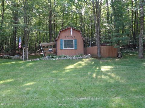 5558 E 68th St, Chase, MI 49623 photo 2