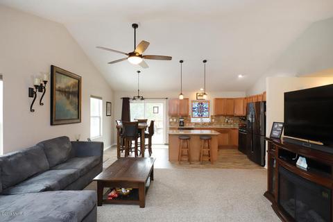 3827 Hare Ln, Dorr, MI 49323 photo 6