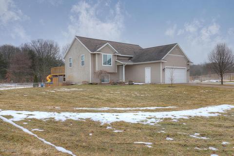 3827 Hare Ln, Dorr, MI 49323 photo 2