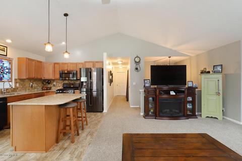 3827 Hare Ln, Dorr, MI 49323 photo 7