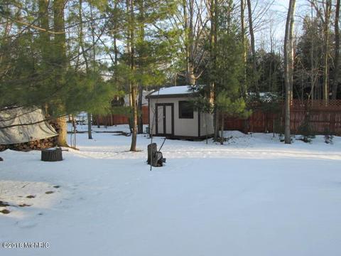 7735 W Range St, Mears, MI 49436 photo 9