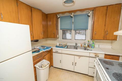 815 Maple St, Marshall, MI 49068 photo 5