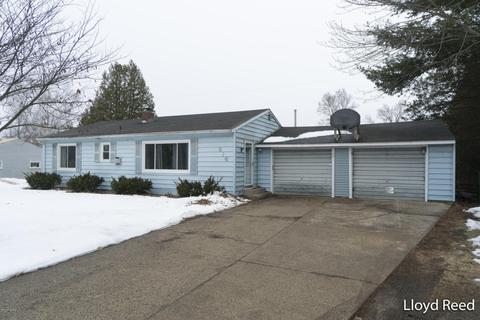 816 W Ellis Ave, Belding, MI 48809 photo 1