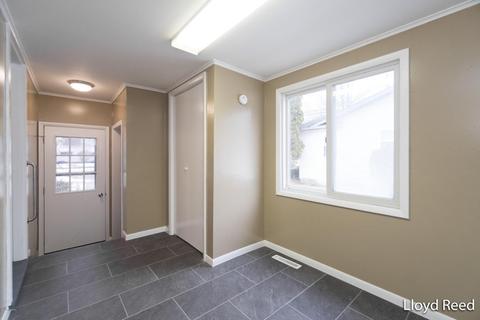 841 Harrison St, Belding, MI 48809 photo 23