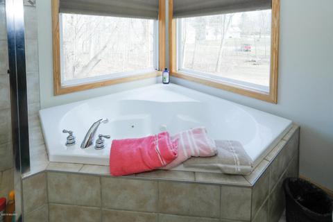 202 Golfview Dr, Plainwell, MI 49080 photo 15