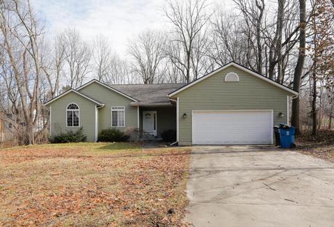 202 Golfview Dr, Plainwell, MI 49080 photo 2