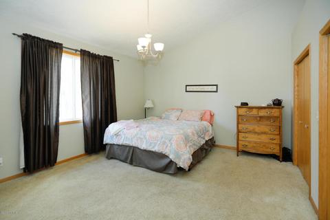 202 Golfview Dr, Plainwell, MI 49080 photo 12