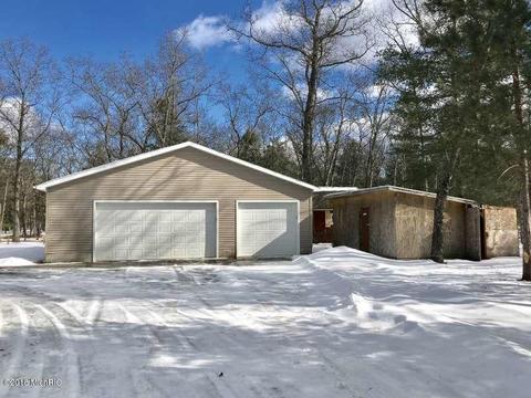 8638 S Mac Rd, Baldwin, MI 49304 photo 3