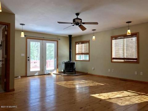 8638 S Mac Rd, Baldwin, MI 49304 photo 4
