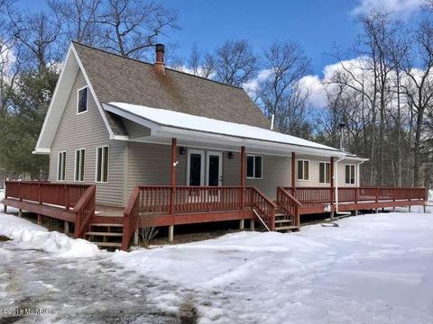 8638 S Mac Rd, Baldwin, MI 49304 photo 1