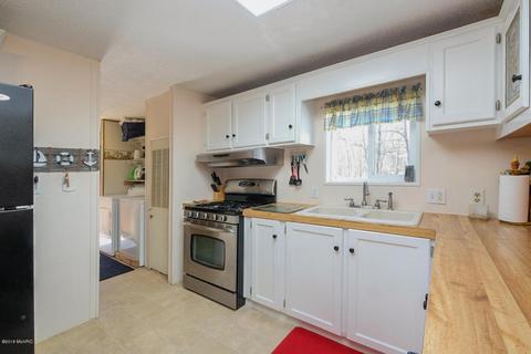 870 55th St, Pullman, MI 49450 photo 9