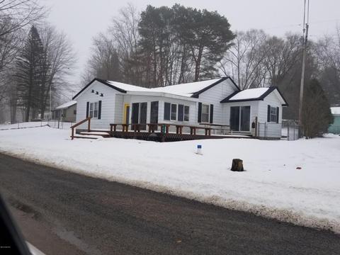 668 W Mohawk Trl, White Cloud, MI 49349 photo 4