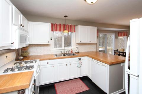 19 Overlook, Plainwell, MI 49080 photo 8