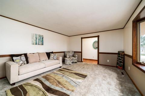 275 13th St, Plainwell, MI 49080 photo 5