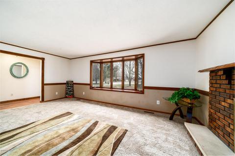 275 13th St, Plainwell, MI 49080 photo 4
