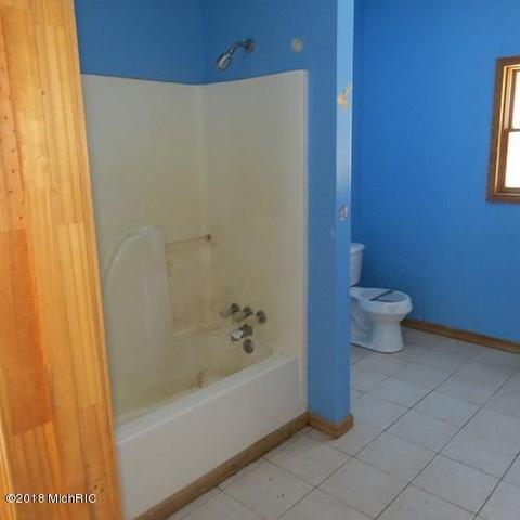 928 Masonic Ave, Belding, MI 48809 photo 8
